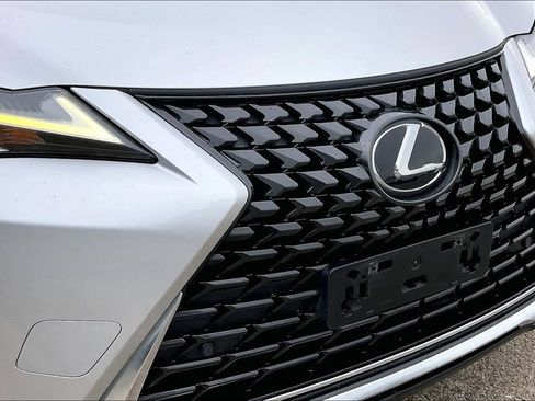 Used 2019 Lexus UX 200 w/ Premium Package FWD image 34