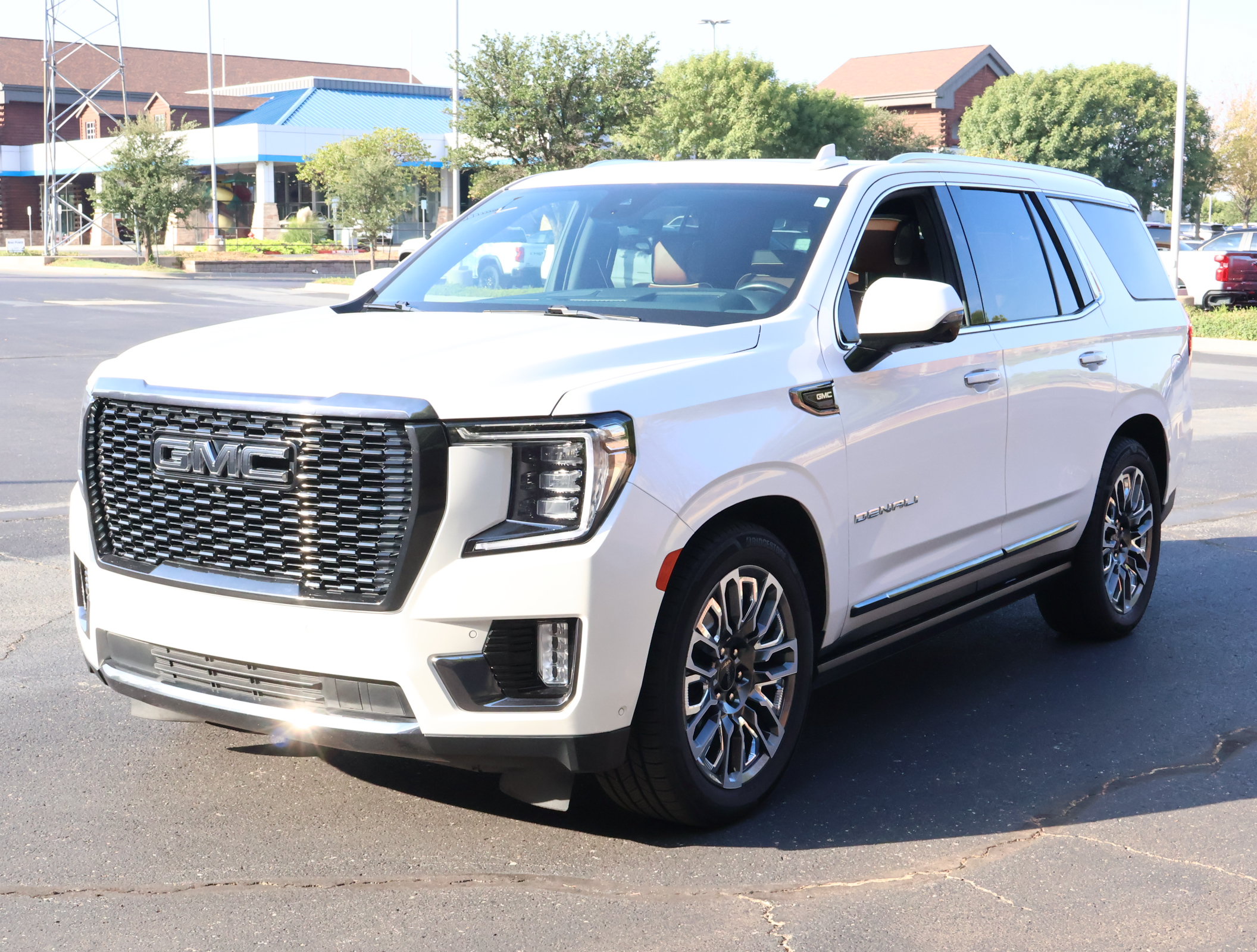 Used 2023 GMC Yukon Denali Ultimate AWD/4WD image 38
