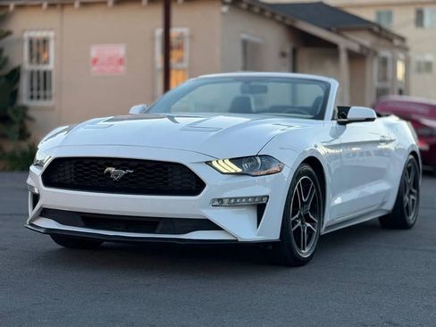 Used 2018 Ford Mustang Premium image 4