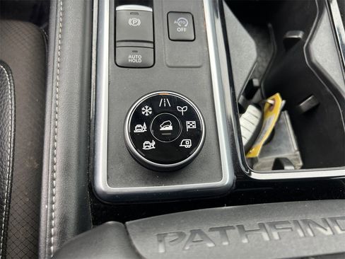 Certified 2022 Nissan Pathfinder SL image 18