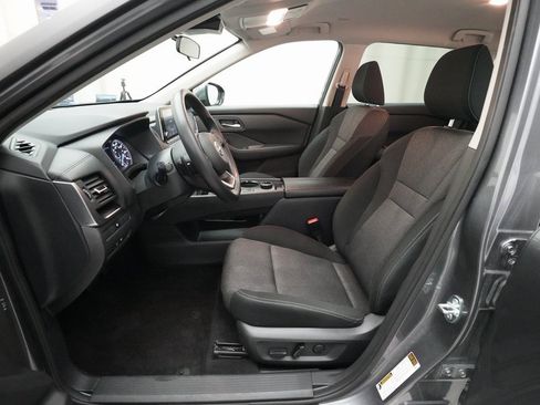 Certified 2024 Nissan Rogue SV image 7