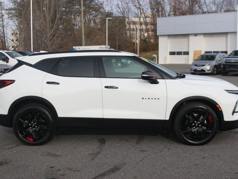 Used 2023 Chevrolet Blazer LT image 8