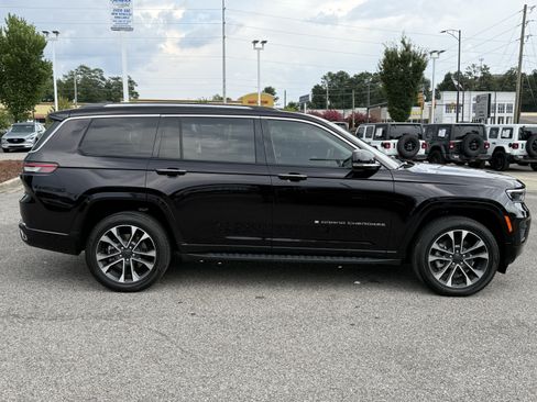 Used 2023 Jeep Grand Cherokee L Overland w/ Rear Seat Video Group I RWD image 11