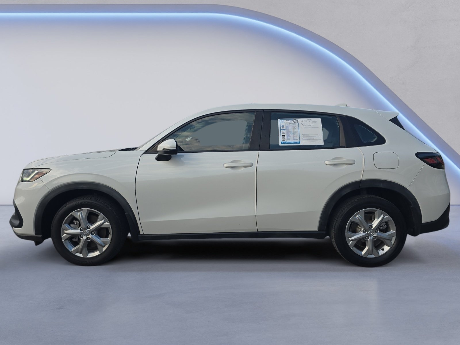 Used 2023 Honda HR-V LX image 2