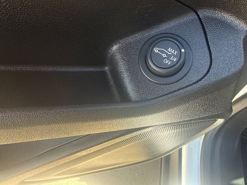 Used 2019 GMC Terrain SLT w/ Preferred Package AWD/4WD image 25