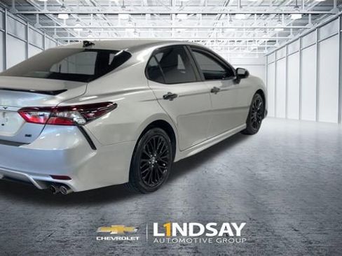 Used 2021 Toyota Camry SE w/ Convenience Package FWD image 9