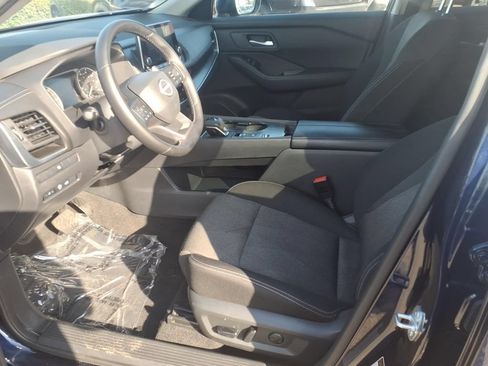 Certified 2025 Nissan Rogue SV FWD image 12