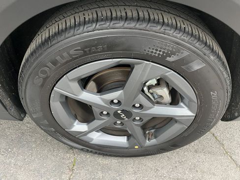 Used 2025 Kia K4 LXS image 29