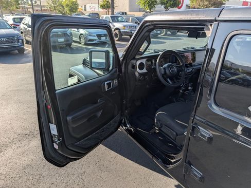 Used 2024 Jeep Wrangler Unlimited Sport AWD/4WD image 38