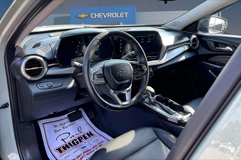 Used 2025 Chevrolet Trax ACTIV w/ Driver Confidence Package FWD image 19