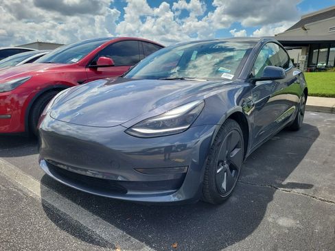 Used 2023 Tesla Model 3 Standard Range RWD image 1