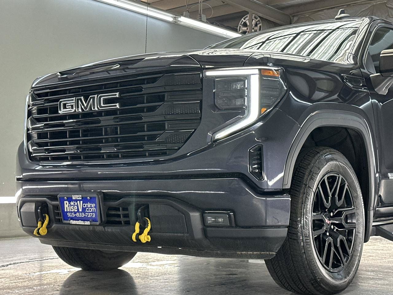Used 2024 GMC Sierra 1500 Elevation AWD/4WD image 4