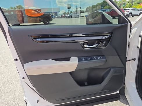 Used 2024 Honda CR-V EX-L image 11