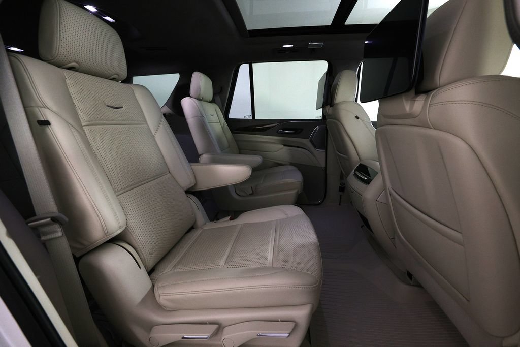 Used 2023 Cadillac Escalade Premium Luxury Platinum AWD/4WD image 11
