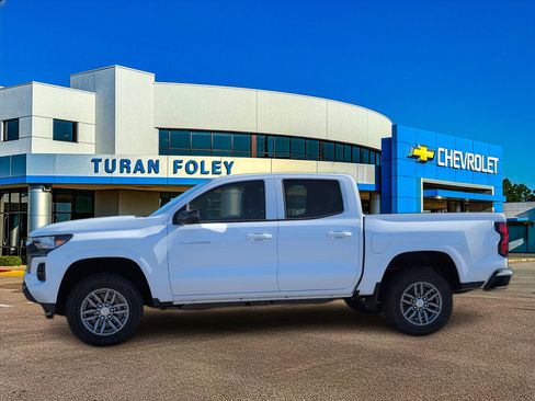 New 2026 Chevrolet Colorado LT image 2