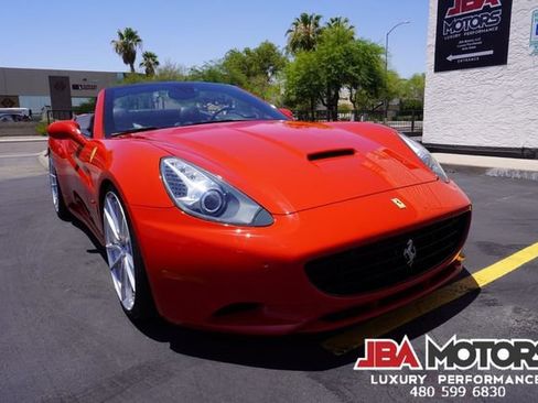 Used 2014 Ferrari California RWD image 86