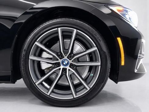 Used 2022 BMW 330e RWD image 10