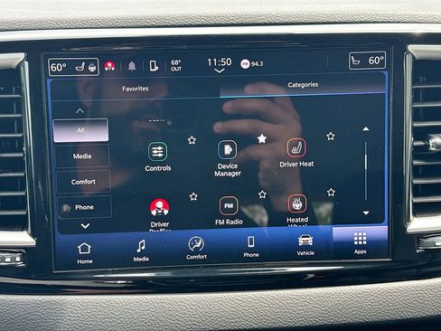 Used 2024 Chrysler Pacifica Touring-L image 15