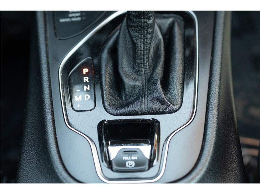 Used 2020 Jeep Cherokee Limited AWD/4WD image 11