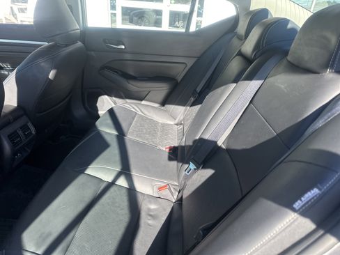 Used 2023 Nissan Altima 2.5 SL image 9