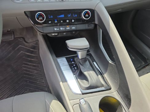 Certified 2024 Hyundai Elantra SEL FWD image 30