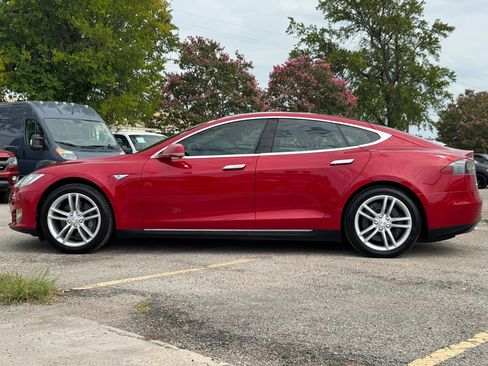 Used 2014 Tesla Model S 85 RWD image 3
