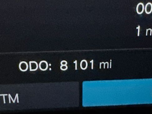 Used 2025 Volvo XC40 B5 Plus image 19