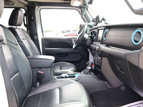 Used 2021 Jeep Wrangler Unlimited Sahara w/ Cold Weather Group AWD/4WD image 8