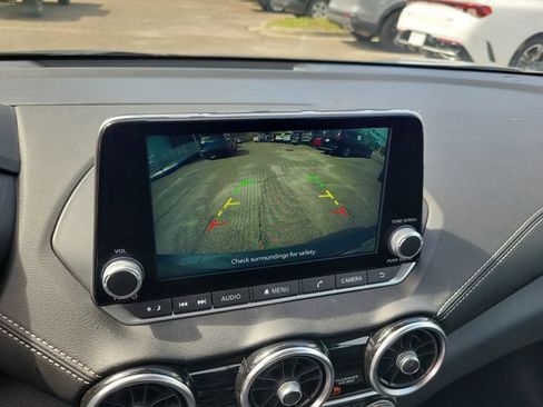Used 2024 Nissan Sentra SV FWD image 29