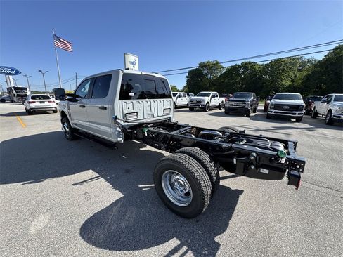 New 2025 Ford F350 XL w/ XL Chrome Package image 22