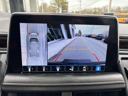 Used 2021 Chevrolet Tahoe Premier w/ Premium Package image 28