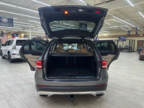 Used 2018 Mercedes-Benz GLC 300 image 12