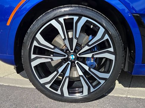 Used 2025 BMW X7 M60i AWD/4WD image 25