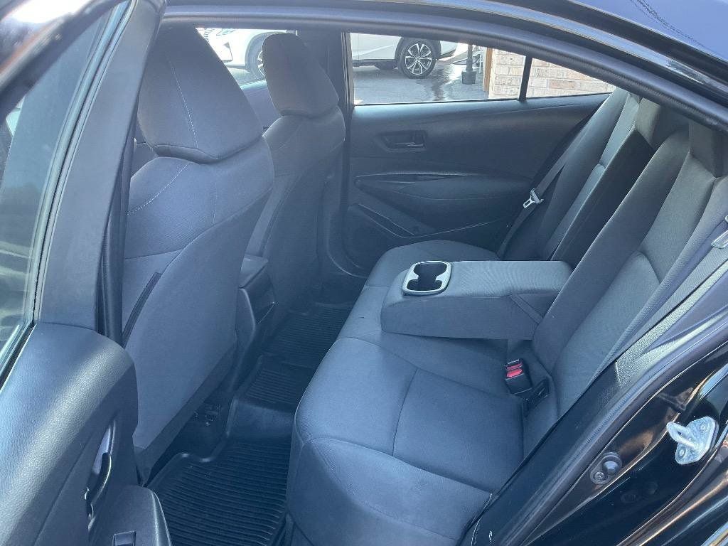 Used 2022 Toyota Corolla LE FWD image 11