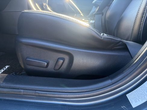 Used 2018 Toyota Corolla L image 15