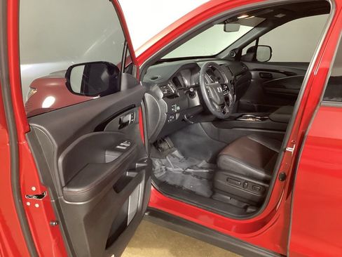 Used 2024 Honda Passport Black Edition image 11