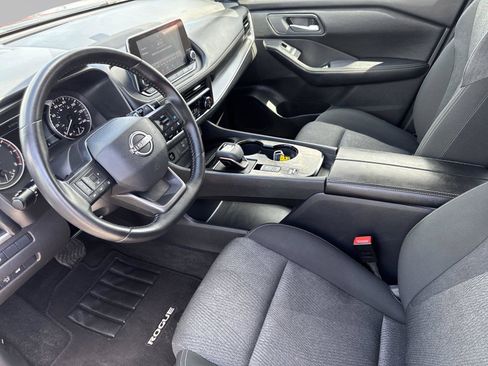 Used 2025 Nissan Rogue SV FWD image 10