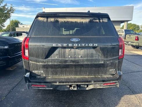 Used 2025 Ford Expedition Max Active AWD/4WD image 3