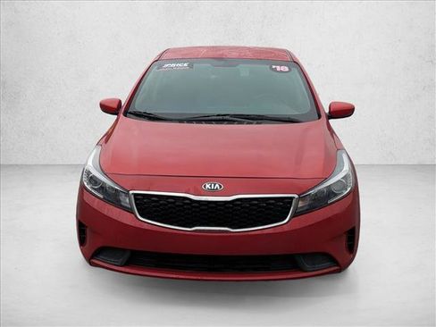 Used 2018 Kia Forte S image 2