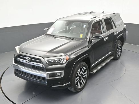 Used 2022 Toyota 4Runner Limited AWD/4WD image 10