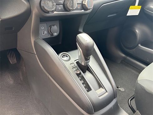 Used 2025 Nissan Kicks Play S image 25