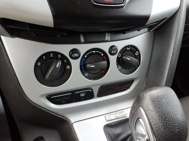 Used 2014 Ford Focus SE w/ SE Winter Package FWD image 18