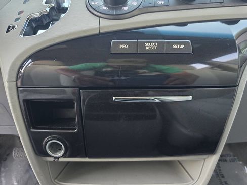 Used 2012 Toyota Sienna LE image 36