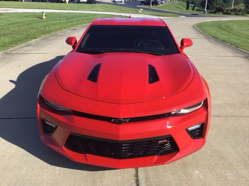Used 2016 Chevrolet Camaro SS RWD image 2