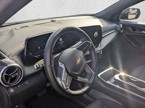 Used 2025 Chevrolet Equinox LT AWD/4WD image 10