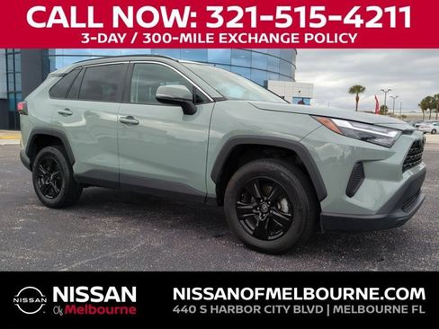 Used 2022 Toyota RAV4 XLE w/ Convenience Package image 1