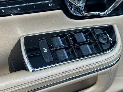 Used 2015 Jaguar XJ L Portfolio image 12