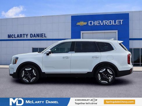 Used 2023 Kia Telluride S w/ S Sunroof Package AWD/4WD image 3