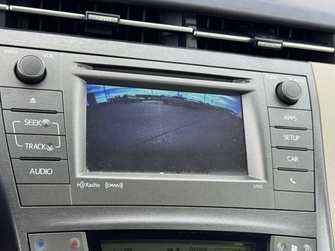 Used 2015 Toyota Prius Three image 9