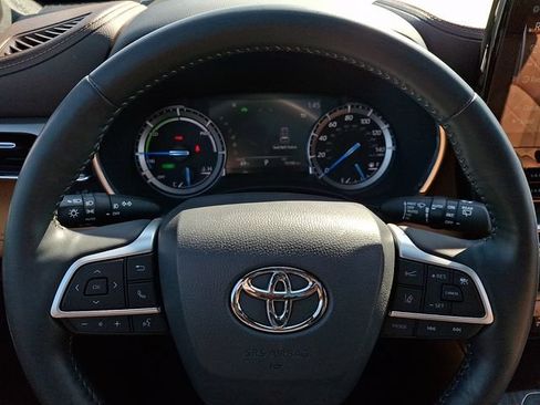 Used 2022 Toyota Highlander Platinum AWD/4WD image 20